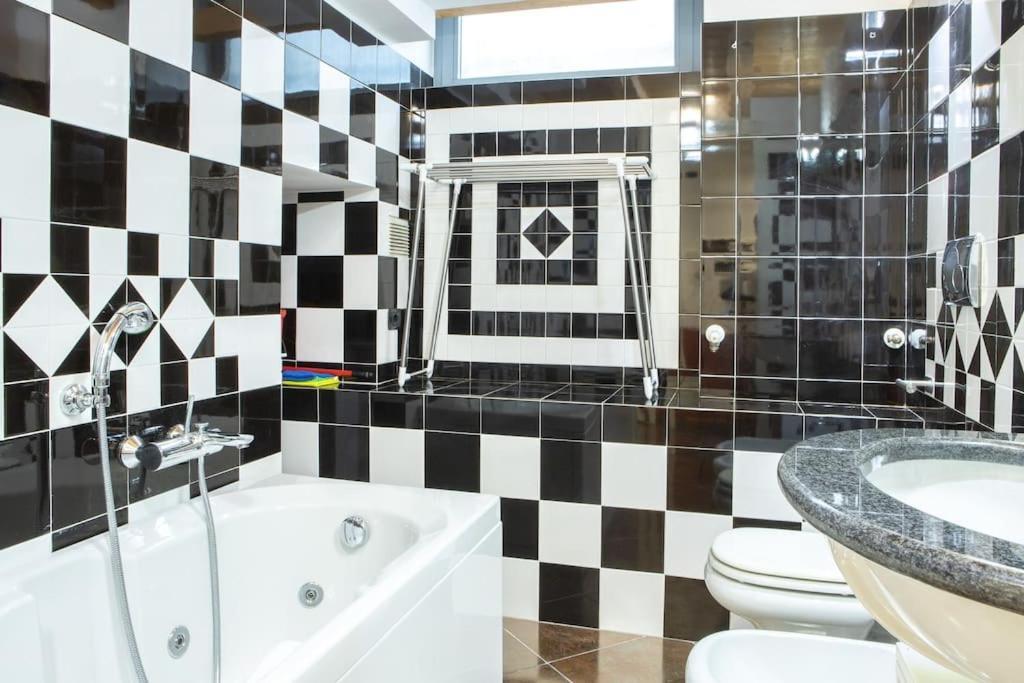 Comfortable Flat In Porta Romana Милано Екстериор снимка
